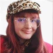 profesora de artes, dibujante de tiempo completo desde hace más de 8 años, experiencia en pintura y escultura